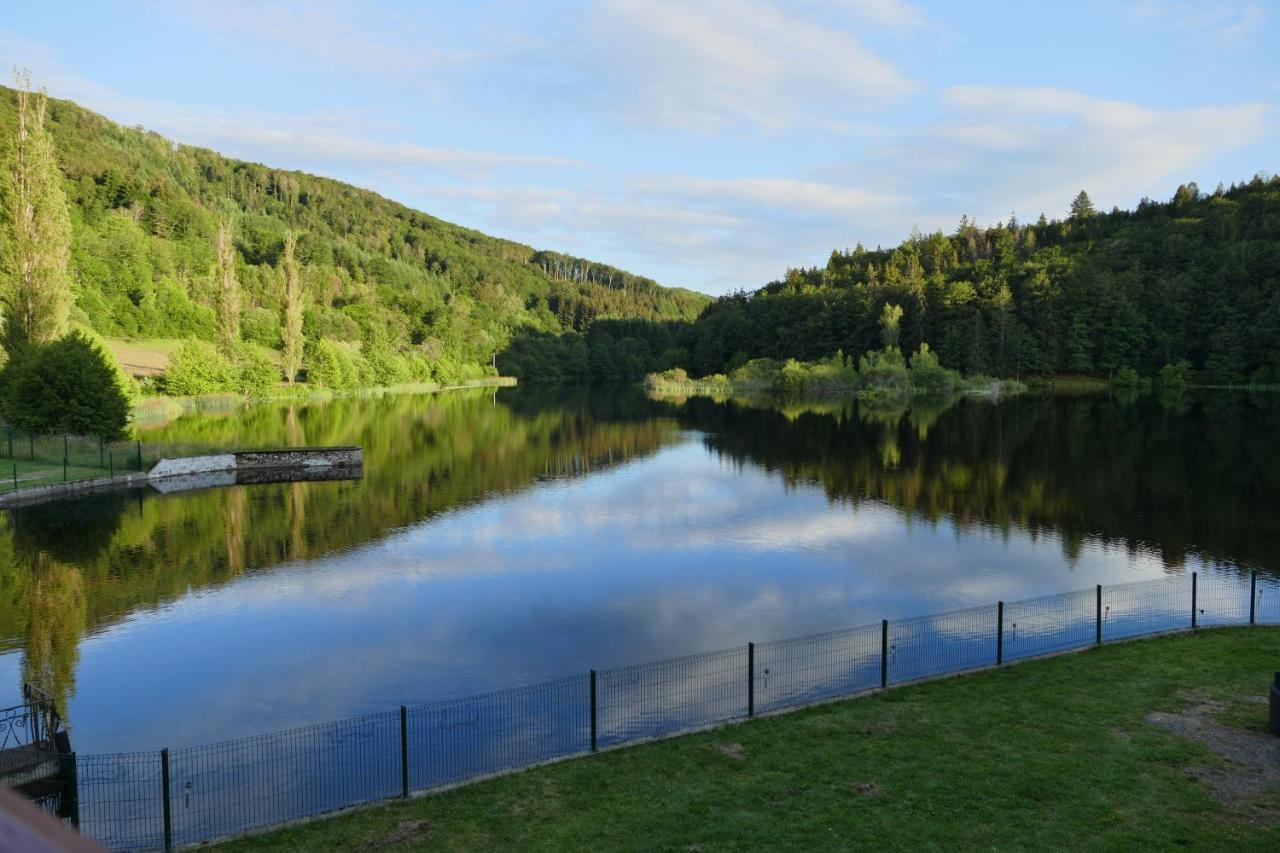 Le Lac Des Moines Hotel Condat  Exterior foto