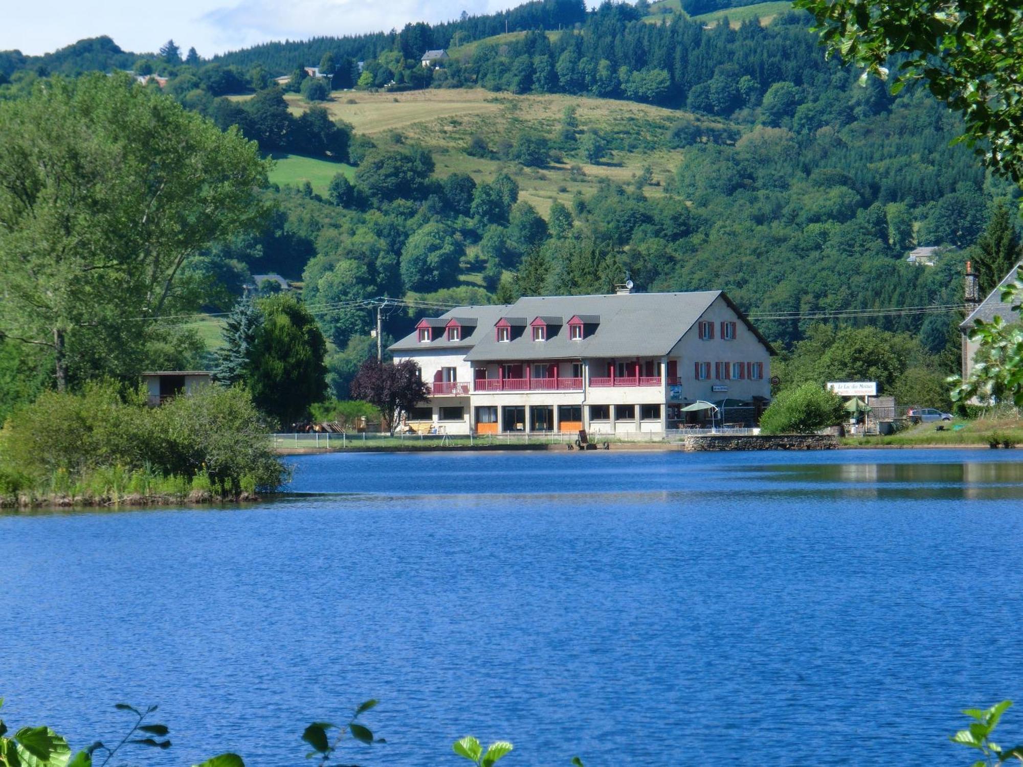 Le Lac Des Moines Hotel Condat  Exterior foto