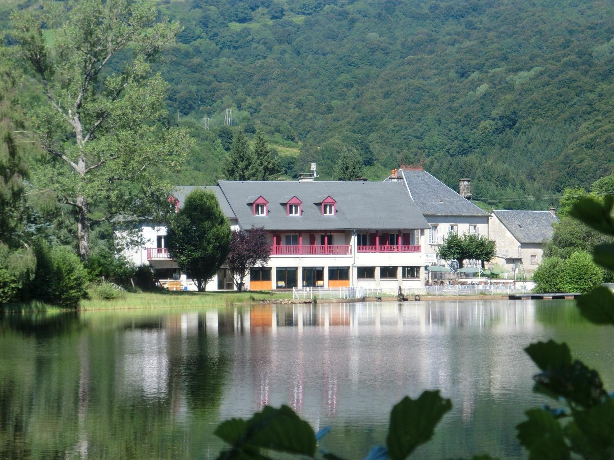 Le Lac Des Moines Hotel Condat  Exterior foto